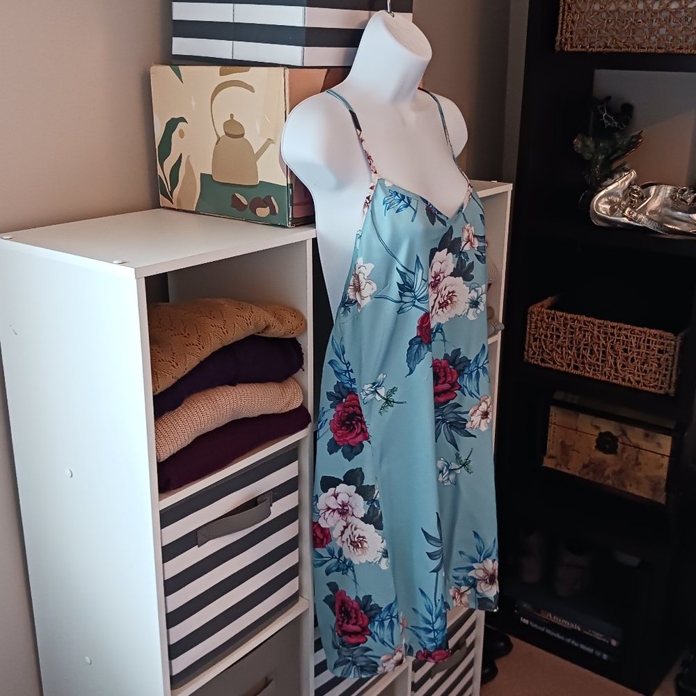 NWOT - Venus Silky Lace-back Chemise